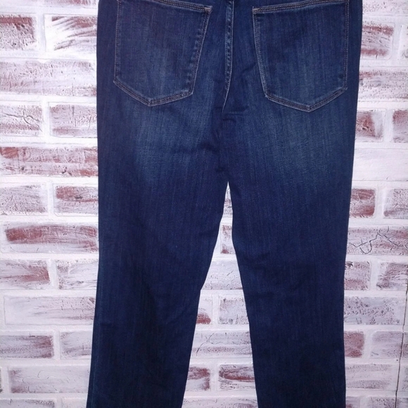 University Thread Jeans - Picture 5 of 5